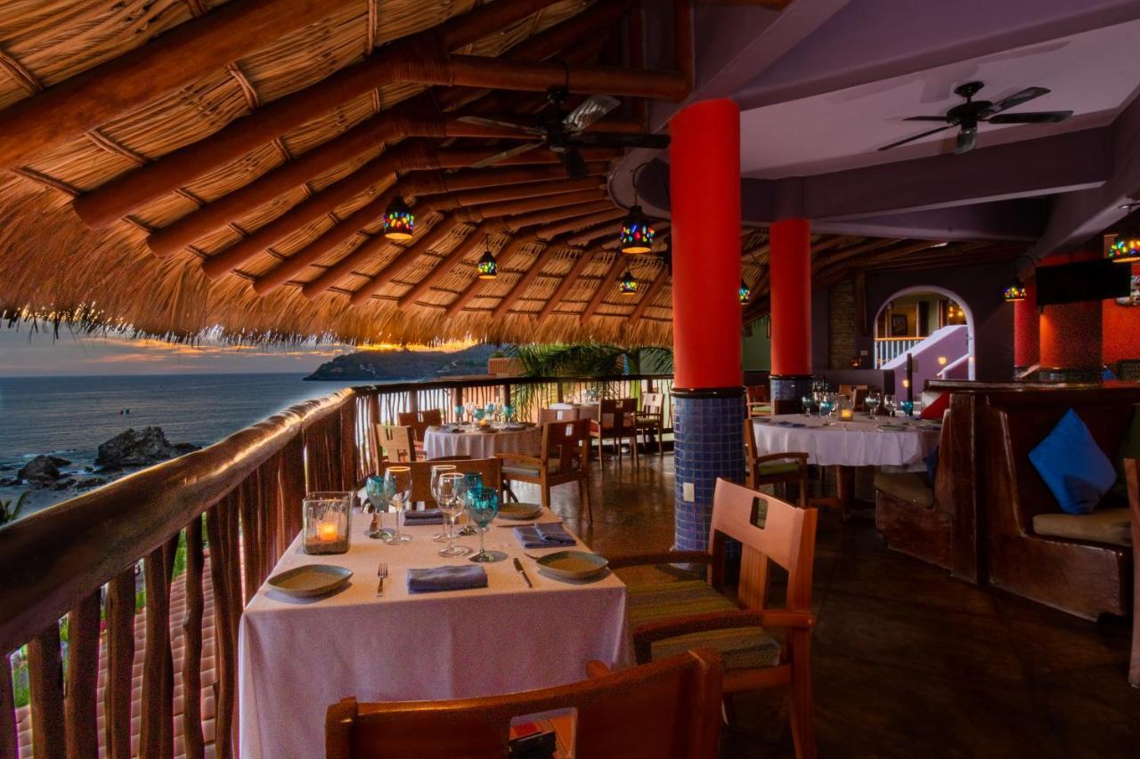 Hilton Grand Vacations Club Zihuatanejo Hotel Exterior photo