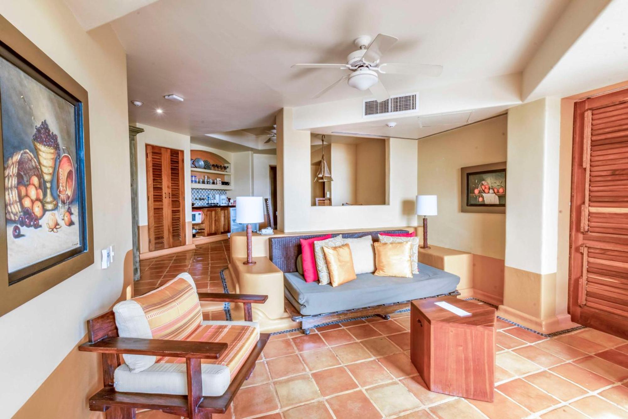 Hilton Grand Vacations Club Zihuatanejo Hotel Exterior photo